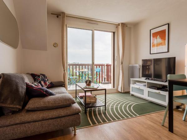 Op de foto is het object Apartment Le Domaine du Vert Coteau by Interhome te zien, gelegen in de stad Touques.