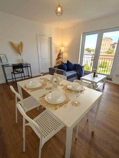 På billedet ses objektet 2-Bed, Sleeps 5, 1 Bath, Parking, WiFi beliggende i byen Ipswich.