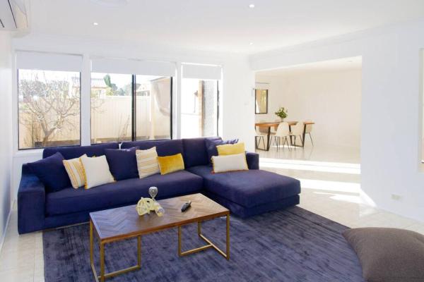 A la foto es mostra l'objecte Sunny & Spacious Family Retreat situat a la ciutat de Prestons.