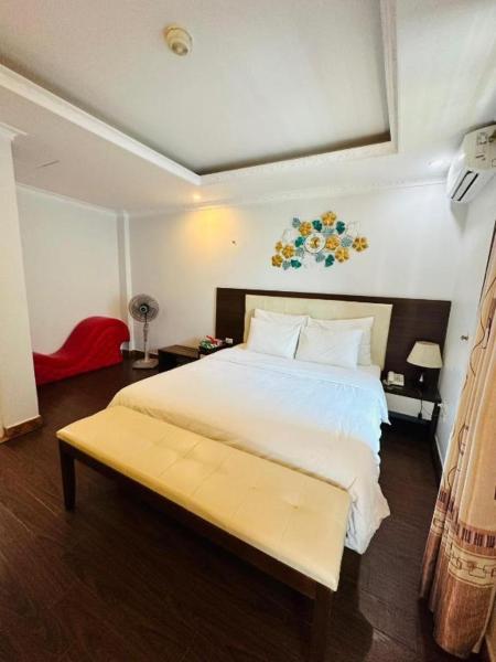 Hoàng Gia Hotel - Ng45 Trần Thái Tông HN - by BAY LUXURY, Hanoi