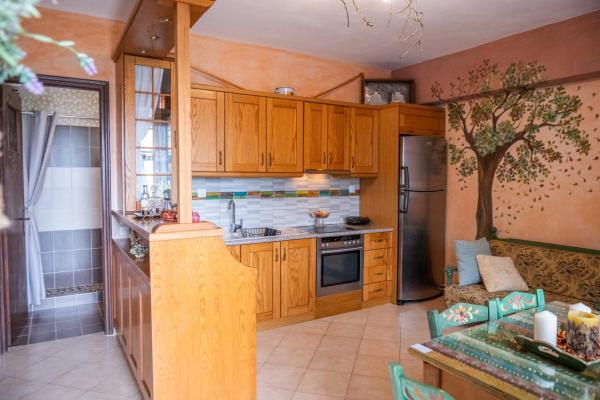 Na zdjęciu widoczny jest obiekt Άγρια Λούλουδα Κατοικία Αρμονία położony w mieście Timfristós.