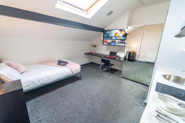 Remarkable 1-Bed Studio in Birmingham, Birmingham