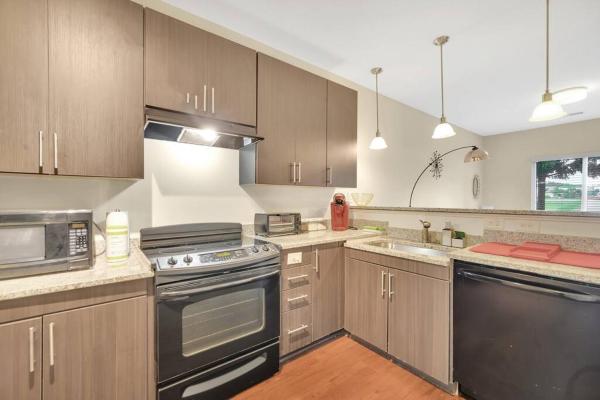 Zdjęcie 6: Convenient - KING Bed Apartment - Heart of Plaza
