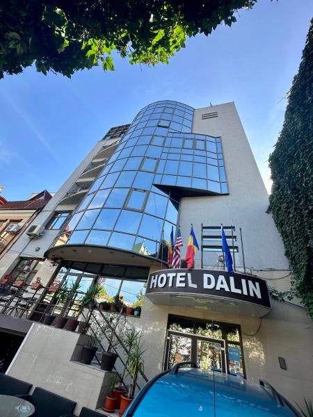 På bildet vises objektet Darin Hotel som ligger i byen Bucureşti.