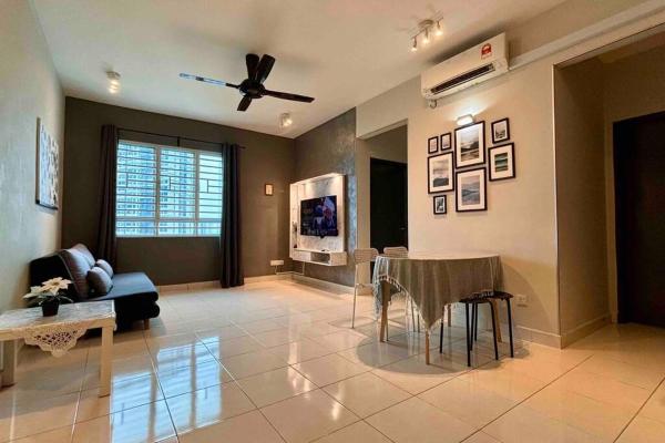 A la foto es mostra l'objecte Moderm Spacious 6pax S PICE Penang situat a la ciutat de Bayan Lepas.