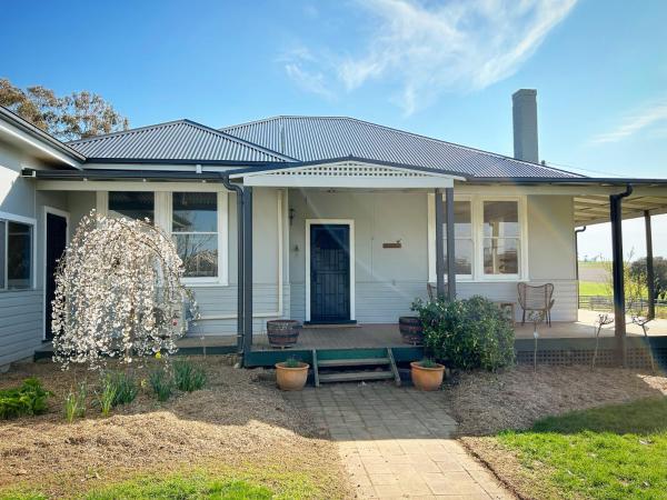 Auf dem Foto ist das Objekt Linden Cottage Farm Stay in der Stadt Boorowa zu sehen.