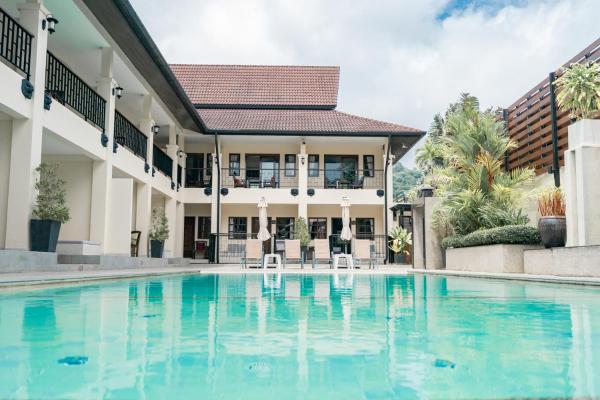 A la foto es mostra l'objecte Naiya Buree Boutique Resort Nai Harn Beach situat a la ciutat de Rawai Beach.