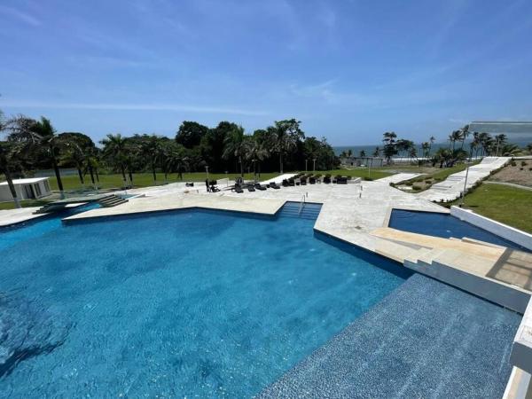 På billedet ses objektet Piscina Mar en el Paraíso Caribe beliggende i byen Colón.