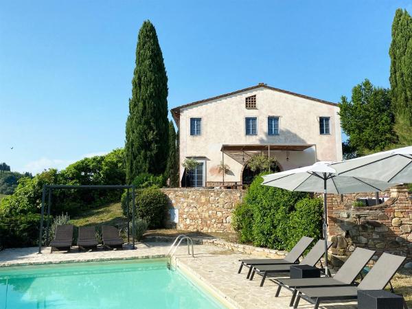 写真にはチェルタルド市にあるVilla Tre Colli - In The Heart Of Tuscanyが写っています。