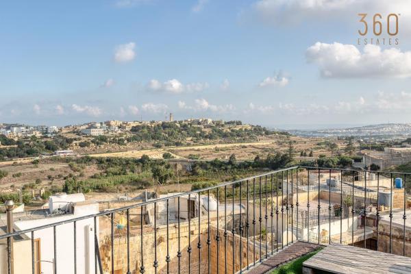 照片显示了位于Rabat市的A 3BR characteristic home in Rabat with lovely views by 360 Estates物件。