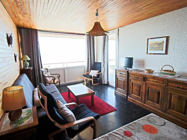 A la foto es mostra l'objecte Appartement 42 m² avec balcon, proche pistes, commerces, crèche et jardin d'enfants à Chamrousse - FR-1-549-89 situat a la ciutat de Chamrousse.