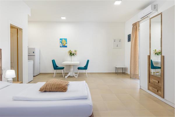 Na fotografii je vidět objekt Apartments Lustica nacházející se ve městě Tivat.