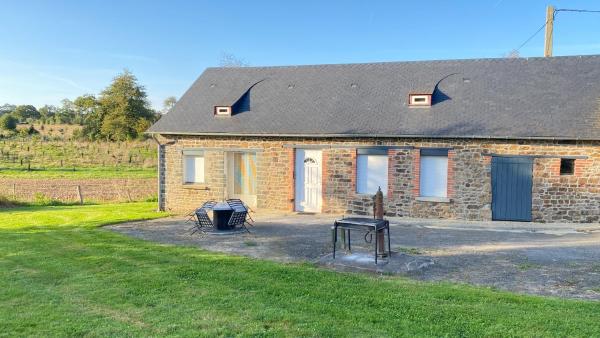 A la foto es mostra l'objecte Petite maison dans la prairie situat a la ciutat de Juvigné.