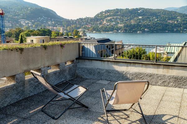 På bildet vises objektet Terrazza Rooftop - by MyHomeInComo som ligger i byen Como.