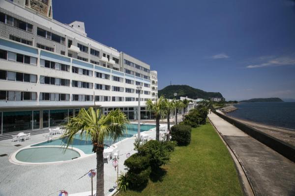 Na fotografii je vidět objekt Ibusuki Seaside Hotel nacházející se ve městě Kinko.