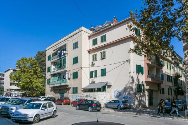 The photo shows the Apartments with WiFi Split - 21804 located in the city of Split.