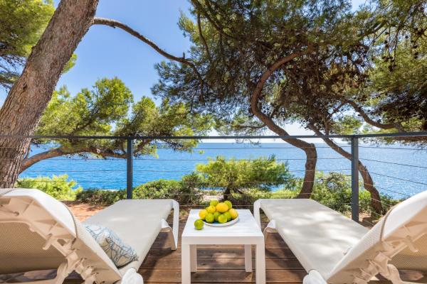 The photo shows the Arena Stoja Camping Homes located in the city of Pula.
