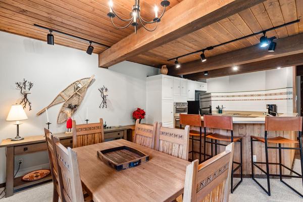 Foto 5: Enclave 208, Snowmass Ski-In/Ski-Out Condo w/Shared Pool/Hot Tub/WiFi