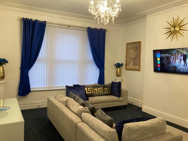 På billedet ses objektet AGAPI APARTMENT - SEA VIEW SLEEPS TEN beliggende i byen Blackpool.