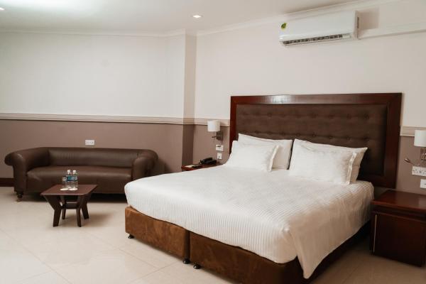 Na foto é possível ver o objeto Great Zimbabwe Hotel localizado na cidade de Masvingo.