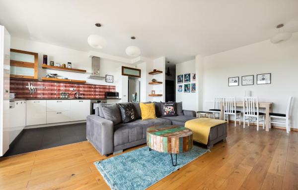 Auf dem Foto ist das Objekt Bemowo Kocjana 2-Bedroom Apartment by BookingHost in der Stadt Babice Nowe zu sehen.
