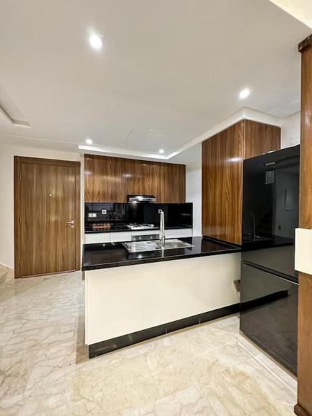 Spacious duplex with pool central near M avenue photo 6