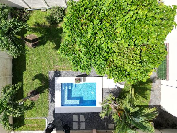 Na zdjęciu widoczny jest obiekt Oasis Arenal Villa Pool & Arenal Volcano View położony w mieście Fortuna.