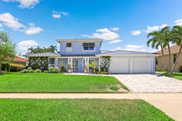 Sunny Pet-friendly Waterfront Home With Pool And Spa - Marco Island, FL