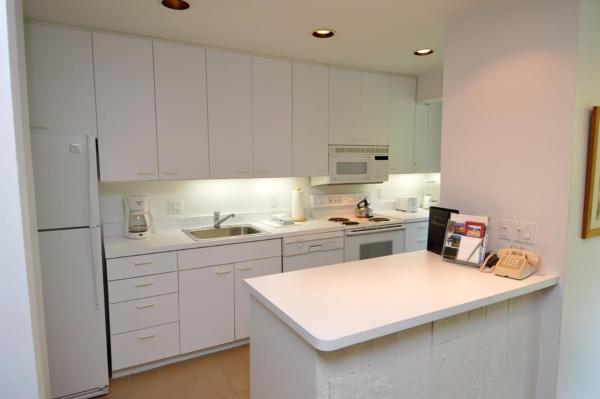 Billede 3: Riverview Unit 8, All the Essentials Riverside Condo with Access to Pool & Hot Tub