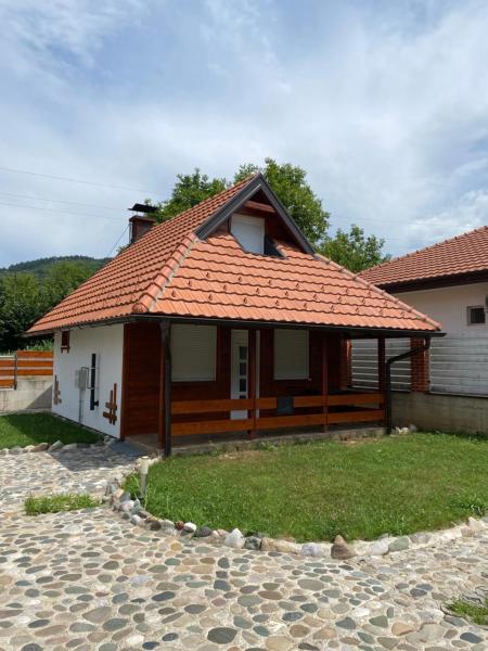A la foto es mostra l'objecte Medi Apartman Nature Connection Drina situat a la ciutat de Bačevci.