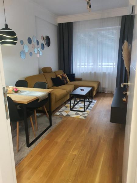 Na fotografii je vidět objekt Apartman Ada Banja Luka nacházející se ve městě Rebrovac.