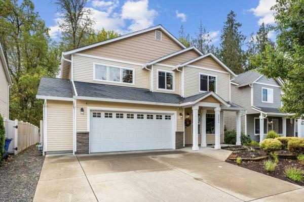 A la foto es mostra l'objecte Spacious 4 bed near park/trails situat a la ciutat de Cougar.
