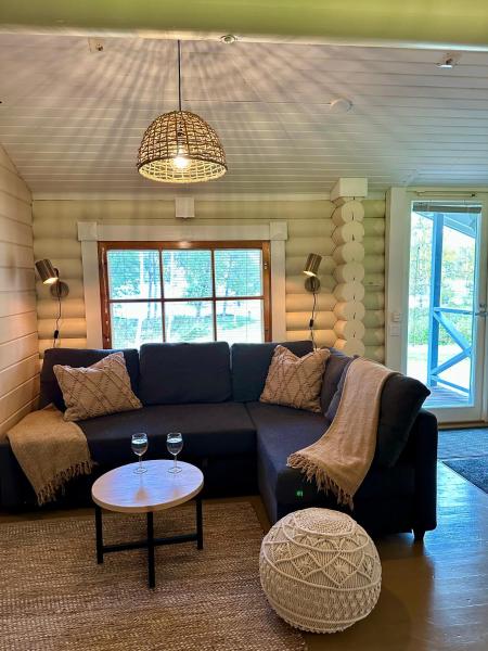 Op de foto is het object Kuusiston majatalo te zien, gelegen in de stad Söderby.