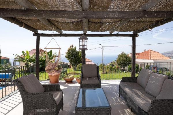 写真にはアルコ・ダ・カリェタ市にあるCorman House, Sea View & Poolが写っています。