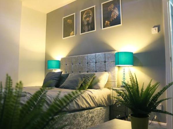 A la foto es mostra l'objecte Beautiful 3 Bedroom House Coventry situat a la ciutat de Coventry.