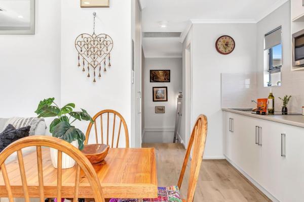 På billedet ses objektet 'Waurra' A Cosy Moana Beach Getaway beliggende i byen Adelaide.