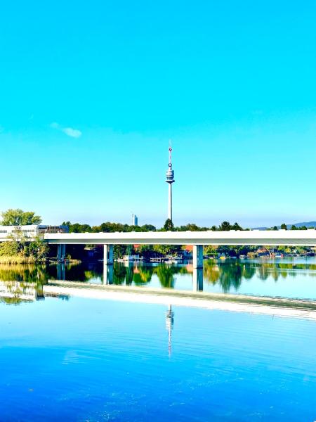 Ursula Rosé Collection an der Donau, Vídeň