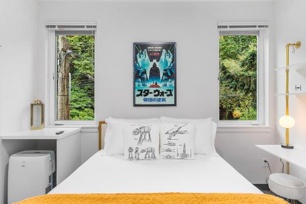 Auf dem Foto ist das Objekt Darth Vader's Death Star Suite in der Stadt Seattle zu sehen.