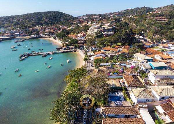 En la foto se muestra el objeto Pé na Orla Bardot!Condomínio frente mar, casa 4 suites BZ48 ubicado en la ciudad de Búzios.