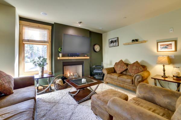 Mammoth Lakes Condo W/ Fireplace: Near Skiing! - June Lake, CA