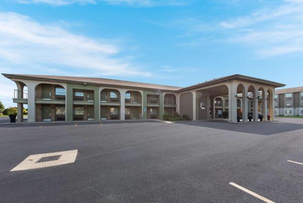 A la foto es mostra l'objecte Best Western Executive Inn situat a la ciutat de Lockbourne.
