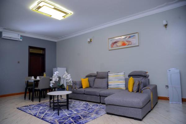 Nella foto è visibile l'oggetto Three Bedroom Apartment situato nella città di Namulanda.