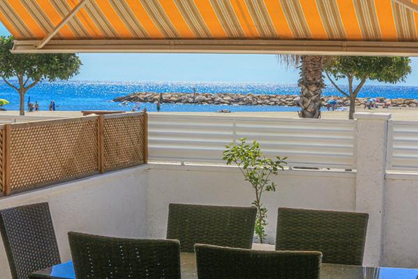 Na fotografii je vidět objekt LITORAL COSTA DORADA - VILLA LAURA II Only families nacházející se ve městě Cambrils.