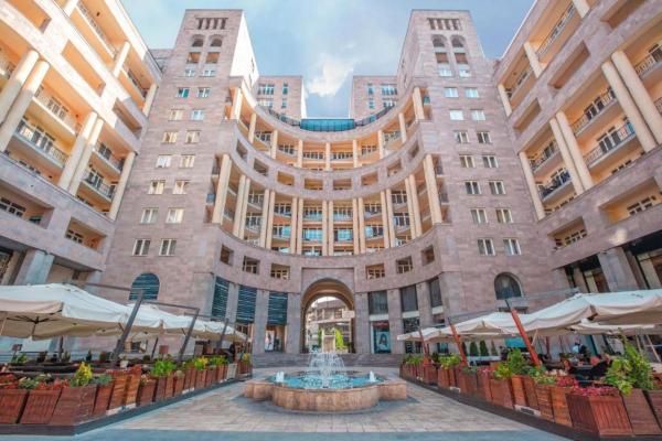 Northern Avenue, 2 Bedrooms Luxury Apartment Hh882 - Erywań