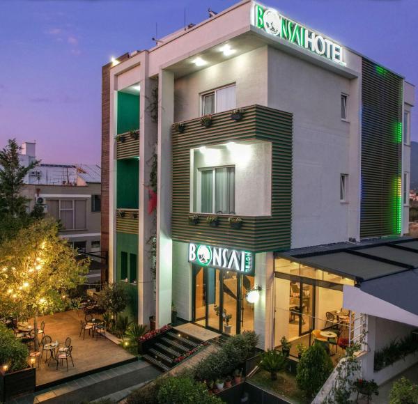 Nella foto è visibile l'oggetto Hotel Bonsai situato nella città di Farka e Madhe.