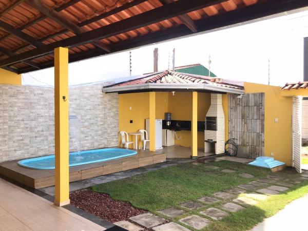 Na fotografii je vidět objekt Casa Amarela na Praia de Guaibim-Taquari nacházející se ve městě Guaibim.