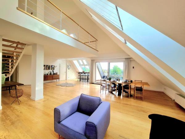 Na zdjęciu widoczny jest obiekt Luxury 3 bedrooms położony w mieście Pulvermühle.