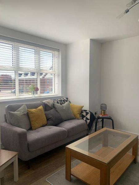 Na fotografii je vidět objekt Central 2-Bedrooms Flat - Perfect for Nurses, Contractors, and Relocators - Sleeps 2 - Super Fast Speed Wi-Fi - Easy Parking nacházející se ve městě Peterborough.