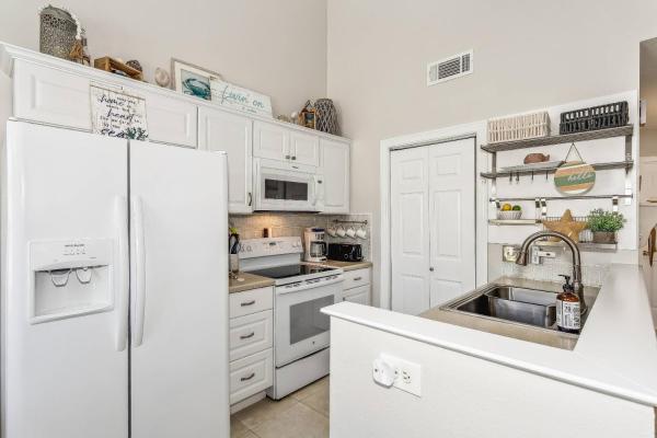 A la foto es mostra l'objecte 3224 Birdseye Circle situat a la ciutat de Gulf Breeze.