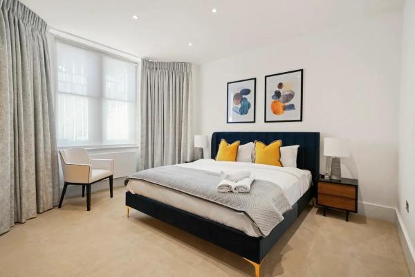 Stylish Family Apartments near Kensington High Street - by Short Stories London, London